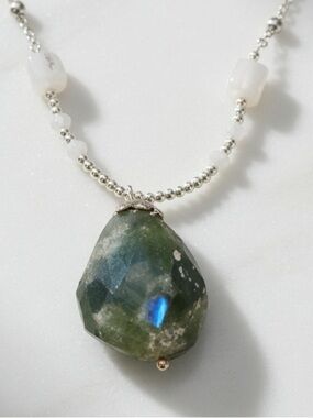 STERLING SILVER NECKLACE MEDAL RAW JADE QUARTZ ENERGY PENDANT CHAIN